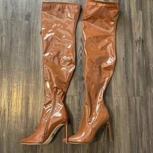 Steve Madden: Vanquish Boots/ Brown/ Size 9M in Women